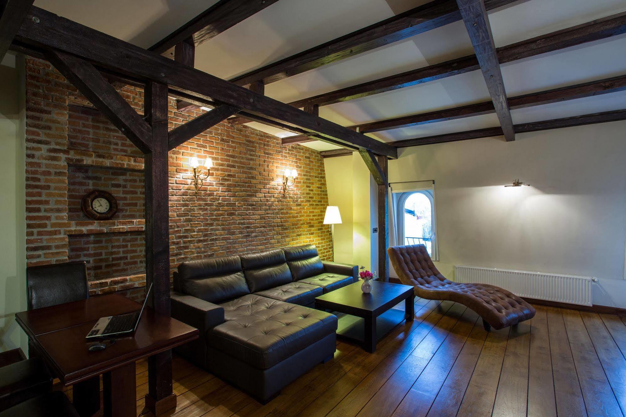Moxa Boutique 4*
